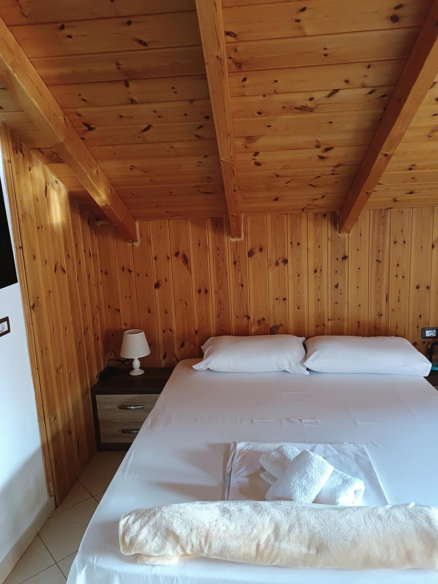 Guesthouse Eva Suite بيرات المظهر الخارجي الصورة